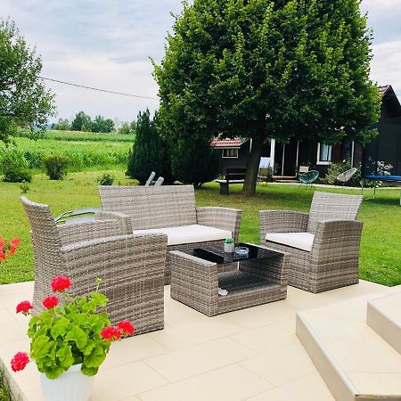 Apartment Golden Fields Smoljanac Buitenkant foto